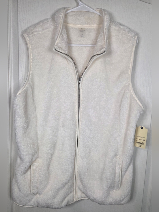 St. John's Bay Jackets & Blazers - St. John's Bay White Faux Fur Sleeveless Zip Jacket, Size XL, New